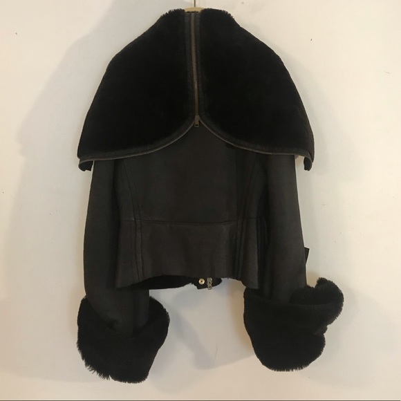 Gucci Cropped Shearling Jacket - Picture 11 of 16